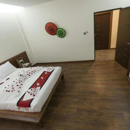 Hotel Queen Jamadevi Moulmein Esterno foto