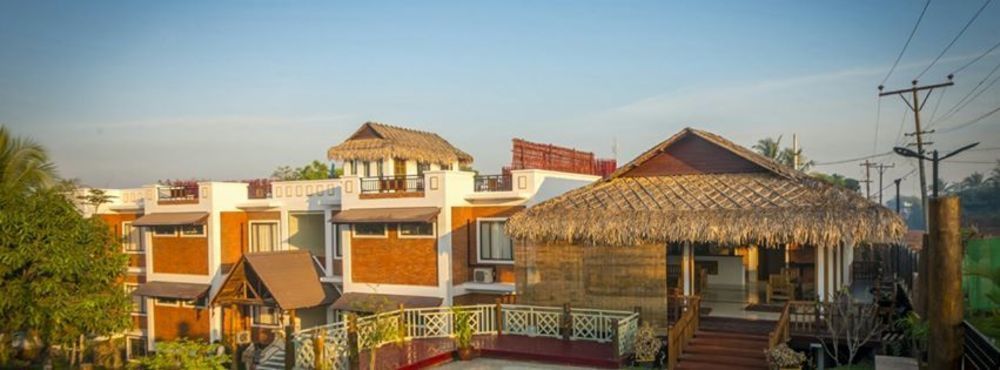 Hotel Queen Jamadevi Moulmein Esterno foto