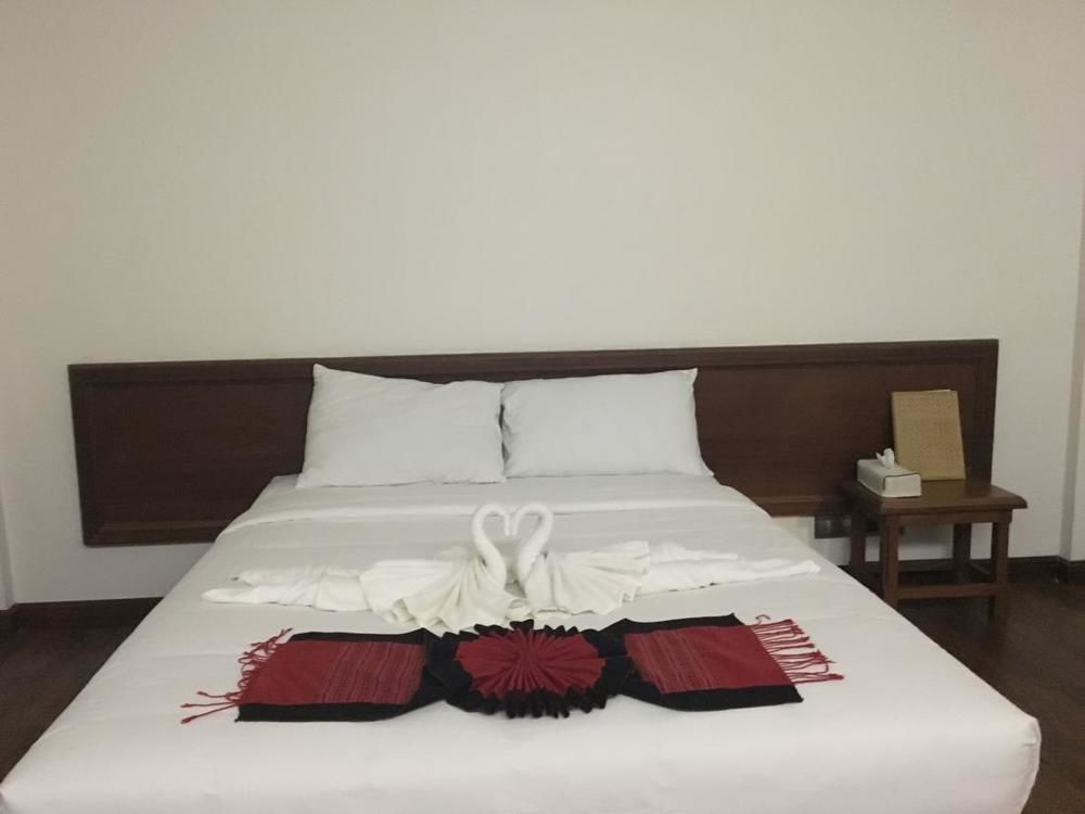 Hotel Queen Jamadevi Moulmein Esterno foto