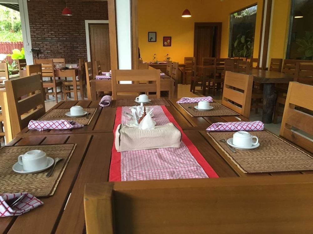 Hotel Queen Jamadevi Moulmein Esterno foto