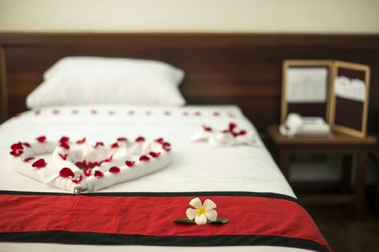 Hotel Queen Jamadevi Moulmein Esterno foto