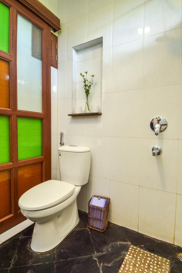 Hotel Queen Jamadevi Moulmein Esterno foto