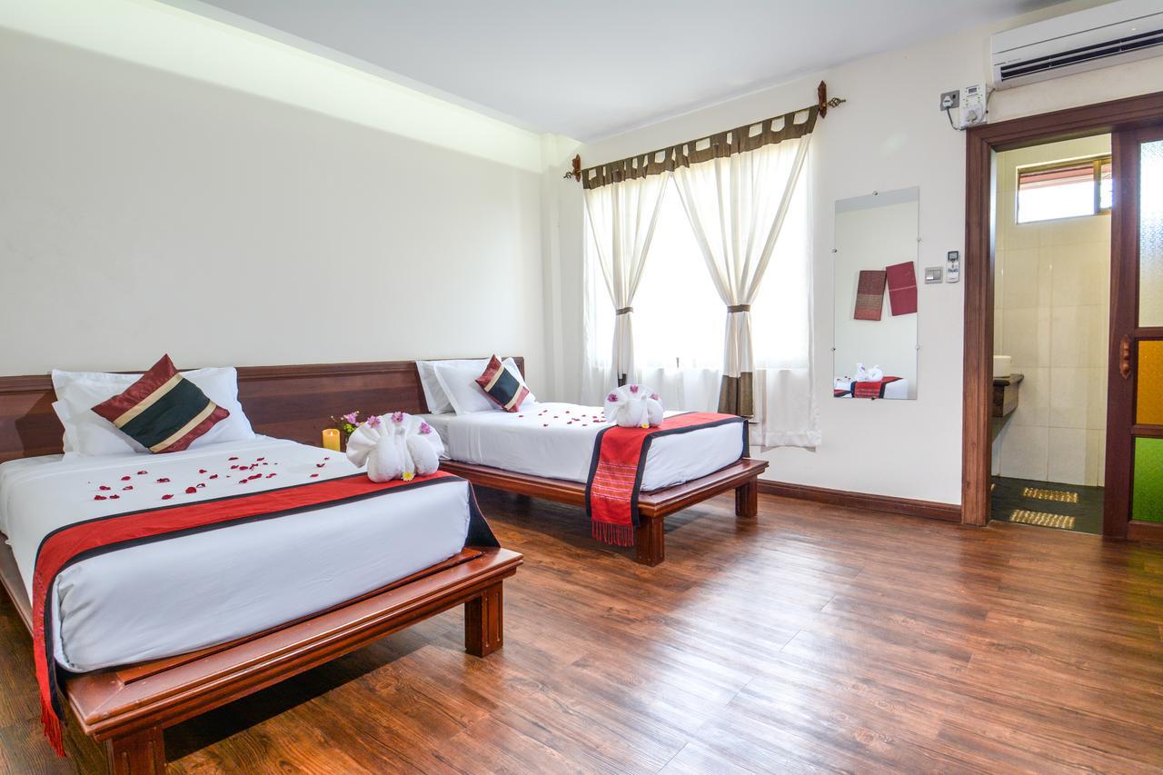 Hotel Queen Jamadevi Moulmein Esterno foto