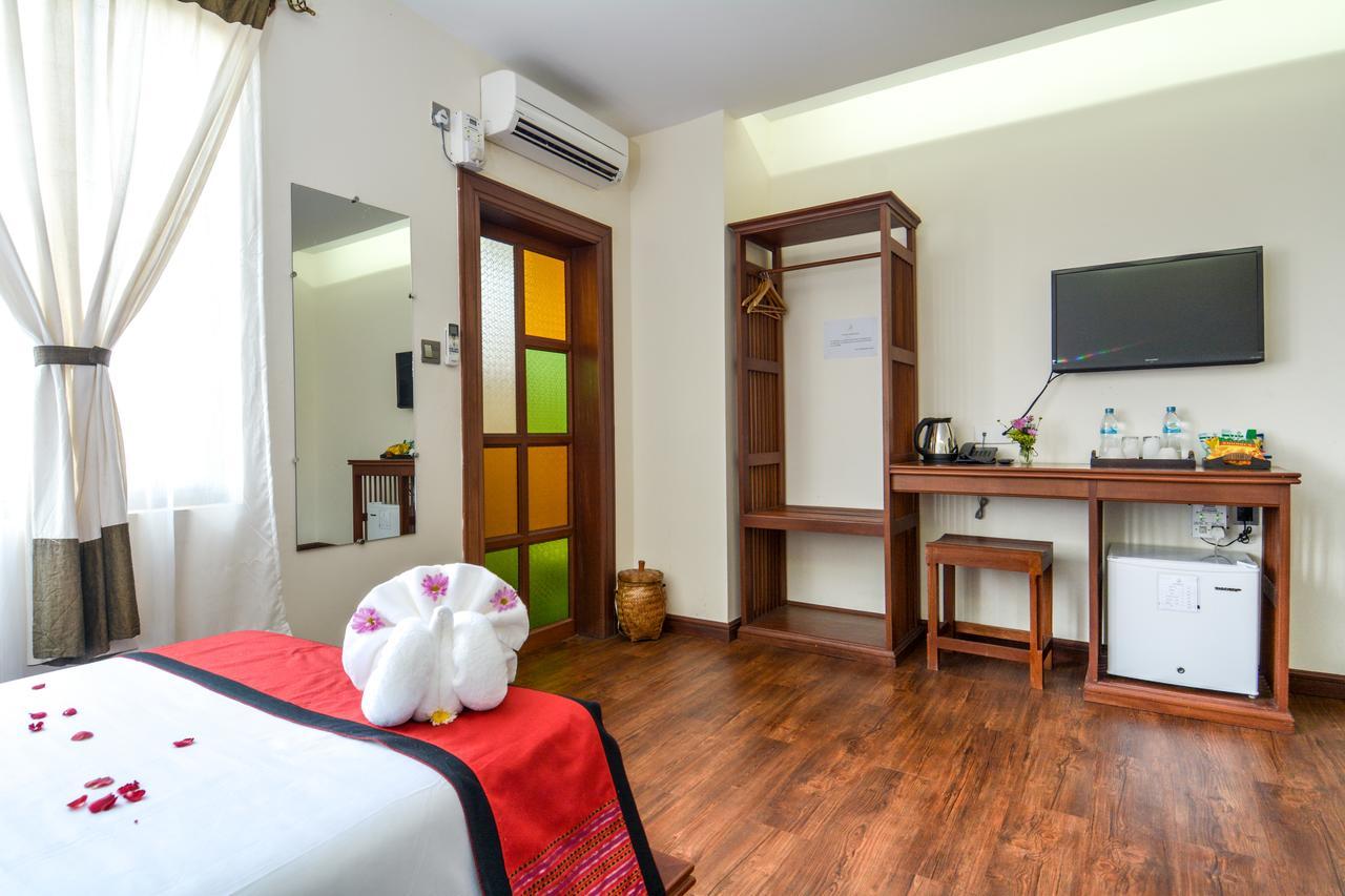 Hotel Queen Jamadevi Moulmein Esterno foto