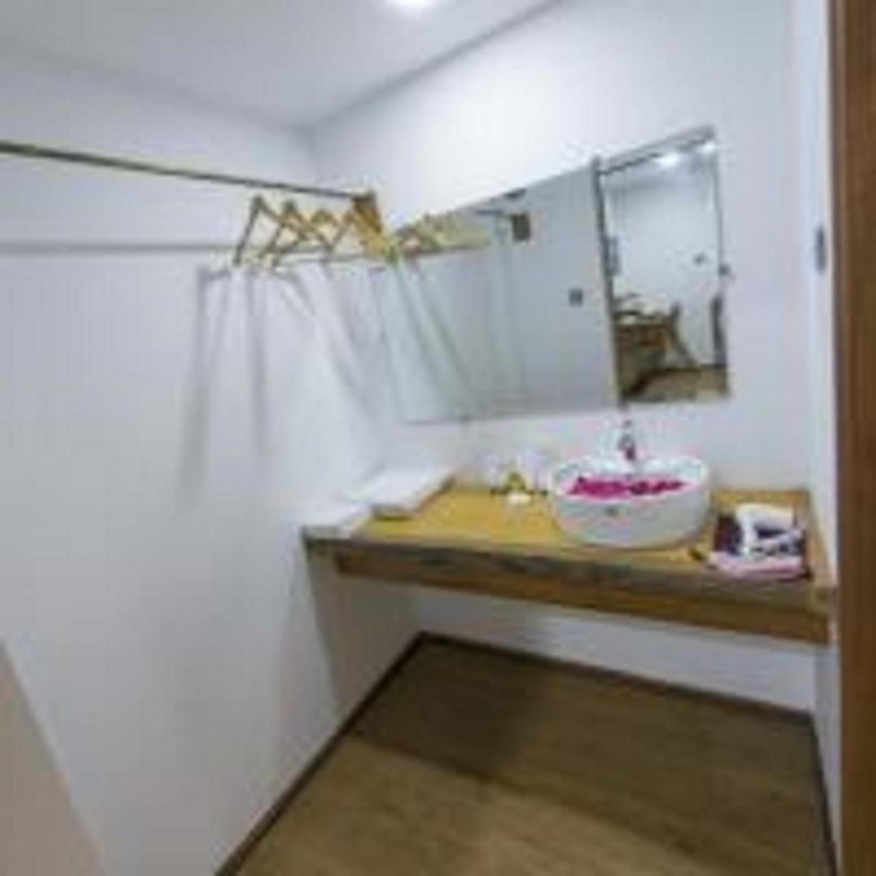 Hotel Queen Jamadevi Moulmein Esterno foto